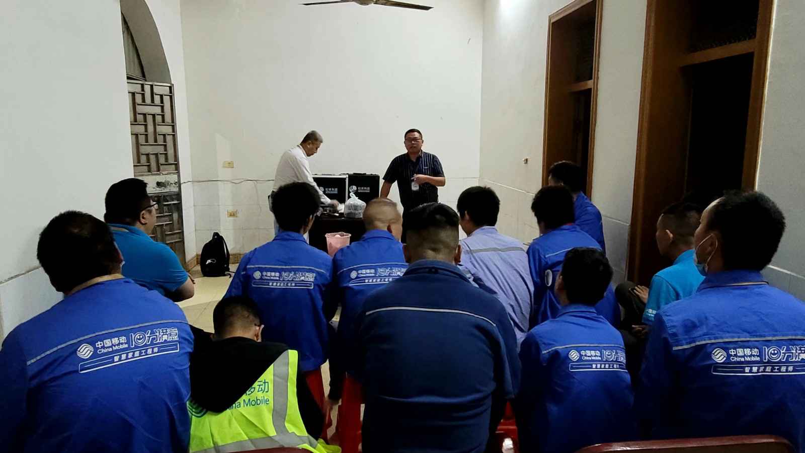 泉州鸿飞室内照明设计有限公司为中移铁通有限公司安全用电培训